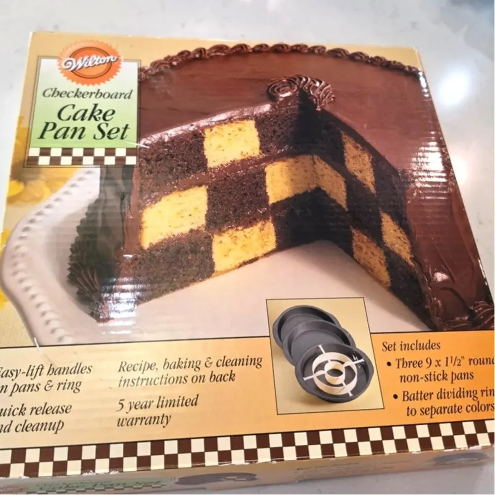 Wilton Round Checkerboard Cake Pan Set, 4-Piece, Steel